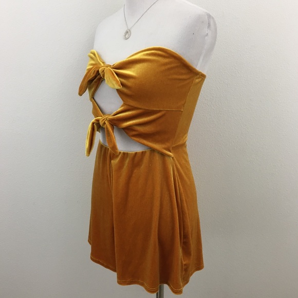 Urban Outfitters | Velvet Shorts Romper - Picture 6 of 11